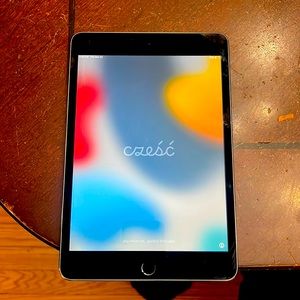 Gently Used iPad Mini 4 128GB